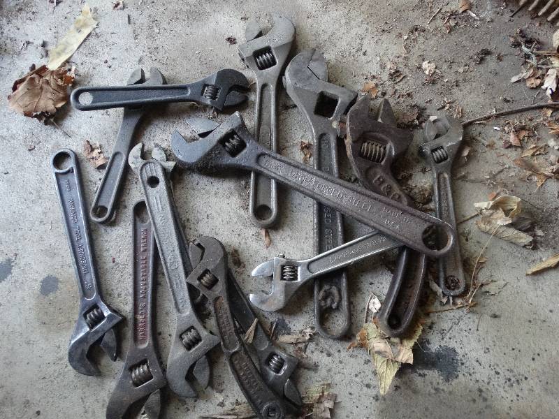 lot 3145 image: Lot of wrenches various sizes.