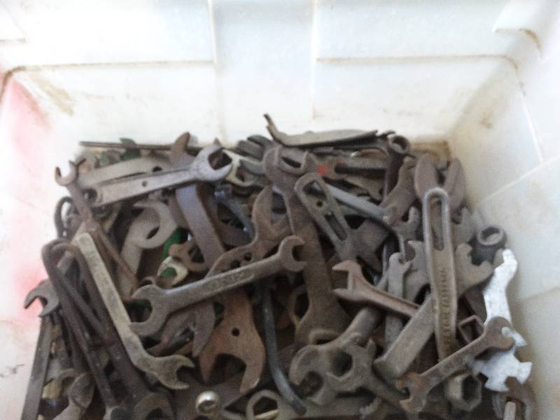 lot 3146 image: Lot of wrenches various sizes.