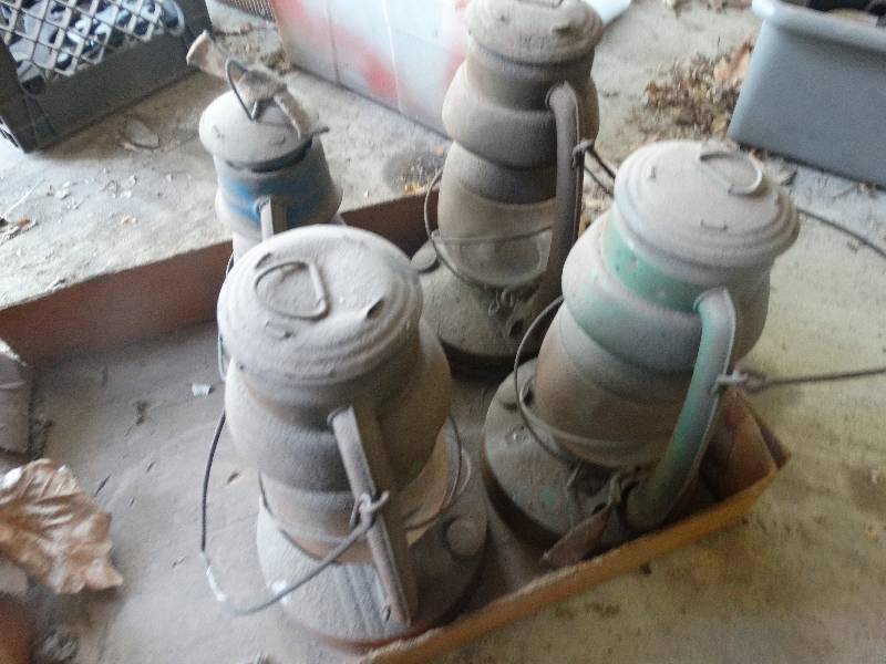 lot 3147 image: 4 old lanterns.