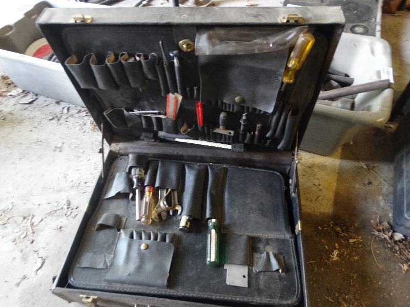 lot 3149 image: Tool case and contents.