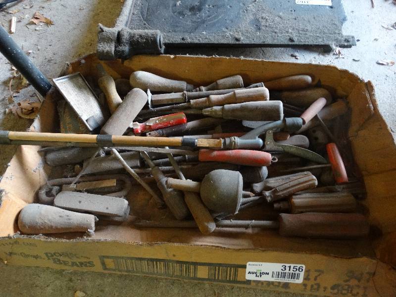 lot 3156 image: Lot of various hand tools.