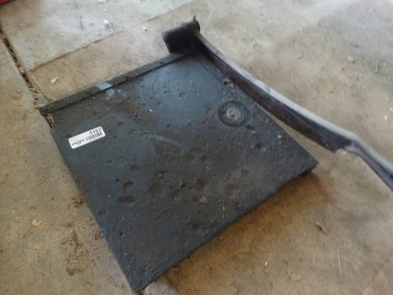 lot 3162 image: Old paper cutter.