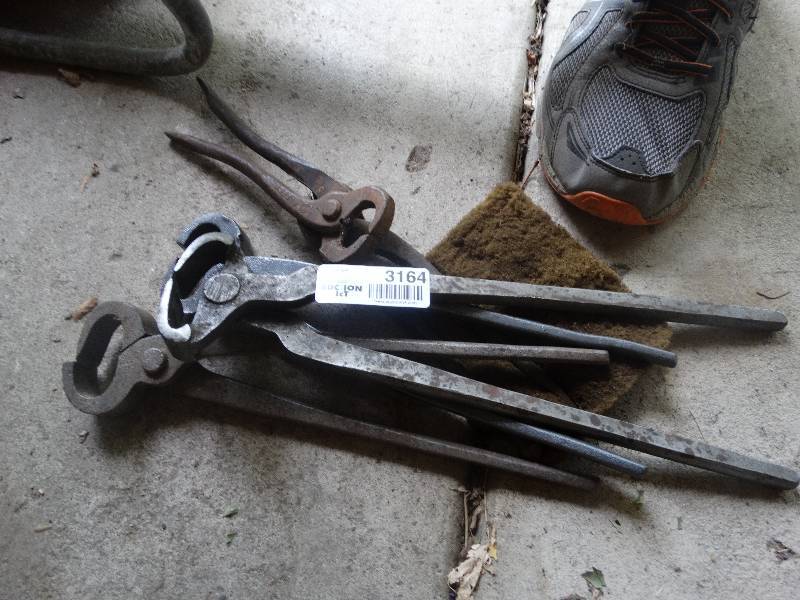 lot 3164 image: Horse clippers.