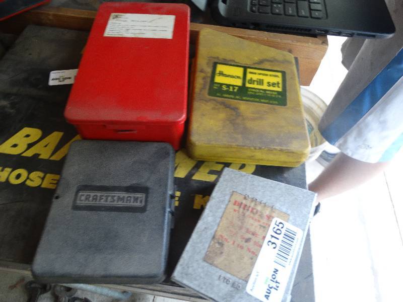 lot 3165 image: Lot of drill bits.