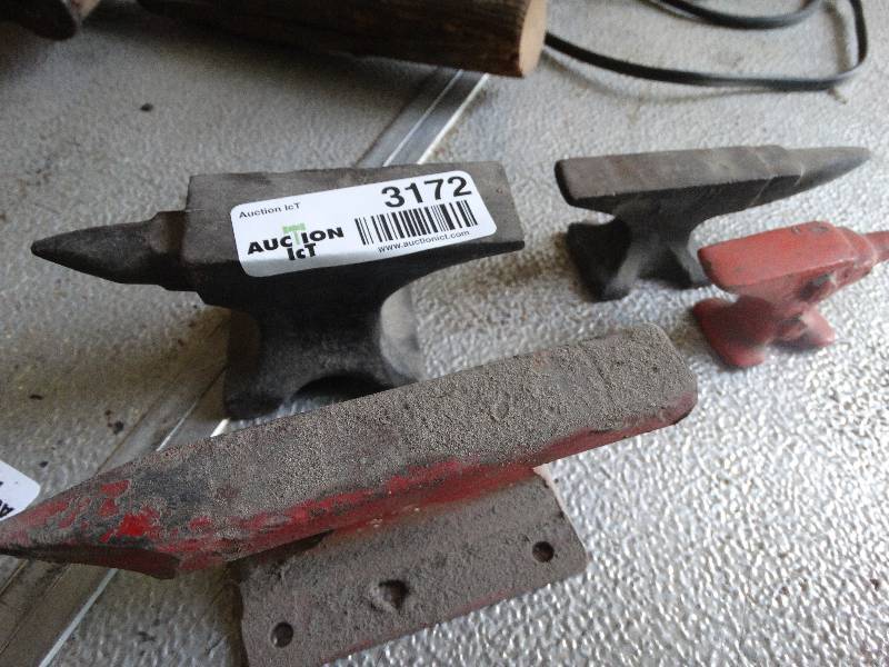 lot 3172 image: 4 small anvils.