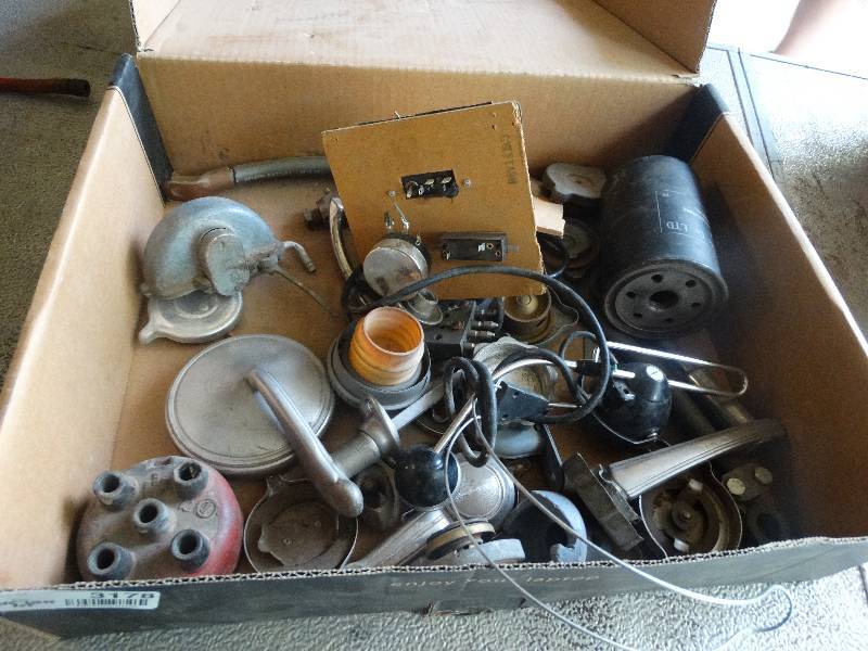 lot 3178 image: Lot of old metal caps and misc.