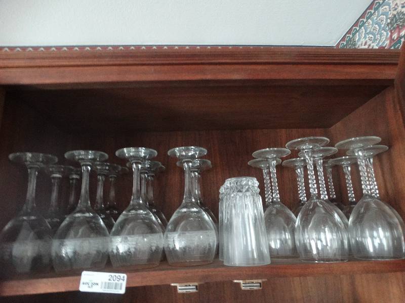 lot 2094 image: Lot of stem ware.