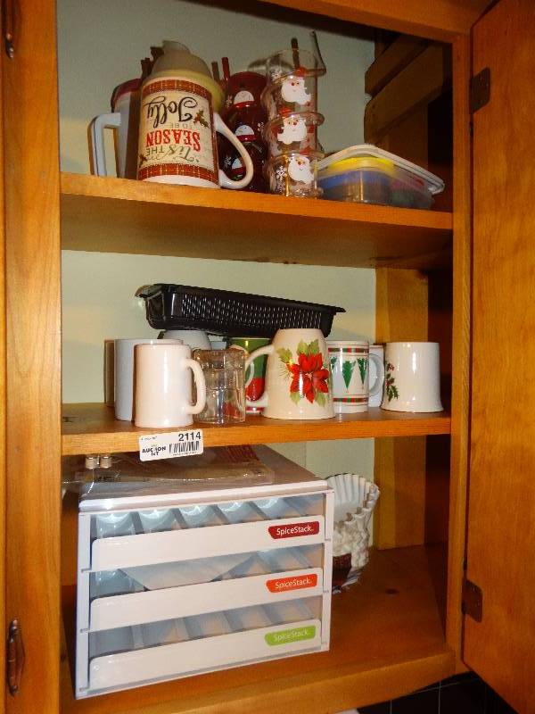 lot 2114 image: contents of kitchen cabinets 3 shelfs.