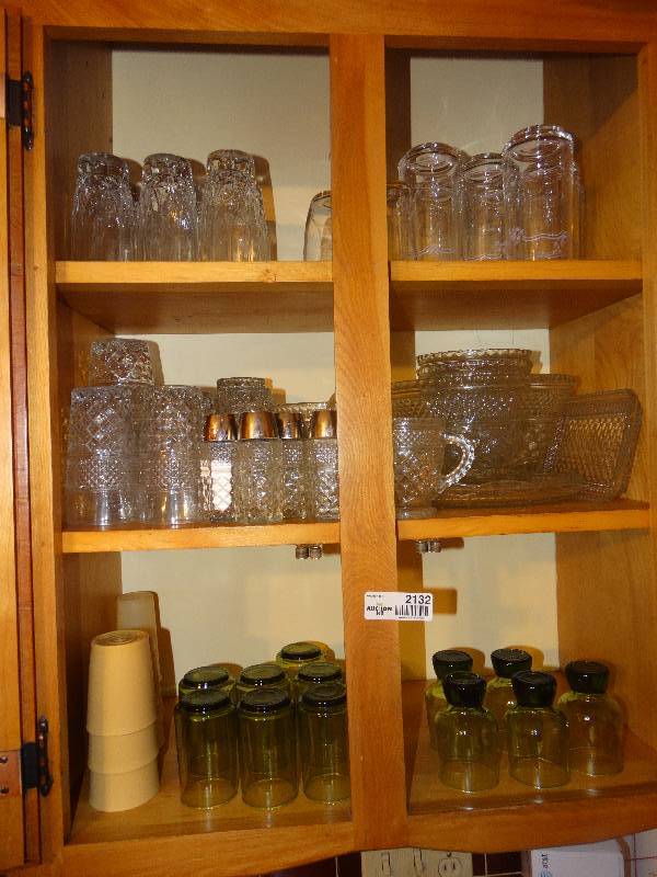 lot 2132 image: Cabinet of glassware, Wexford glassware set, green glasses, etc.