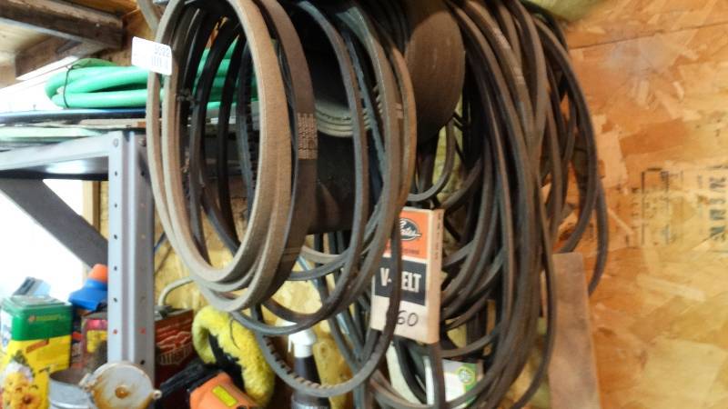 lot 3022 image: Various V belts.