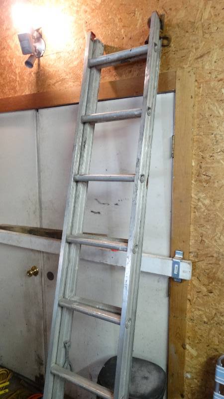 lot 3025 image: 16ft ladder extended.