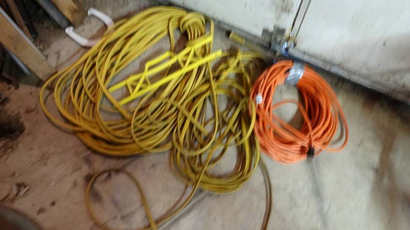 lot 3026 image: Lot of extension cords.