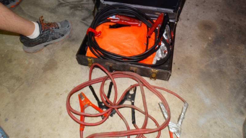 lot 3027 image: 2 sets of jumper cables and suitcase.