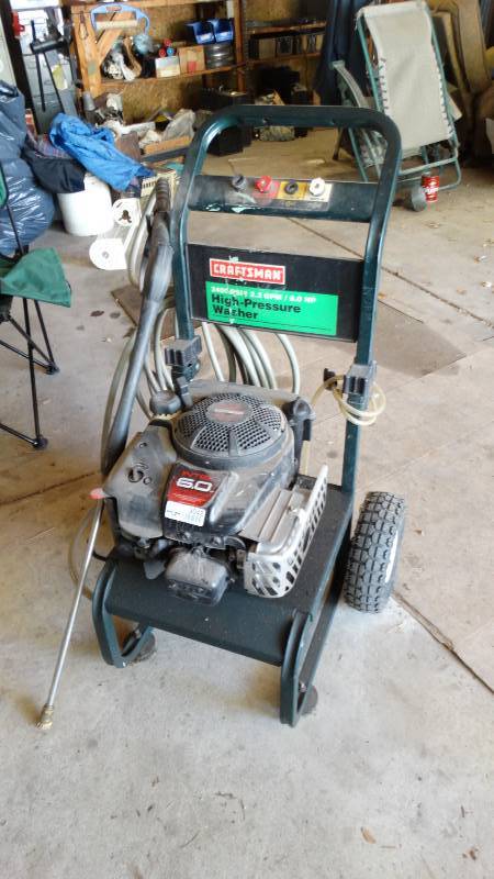 lot 3042 image: Craftsman 2400 psi, 2.2gpm, 6hp high pressure washer.