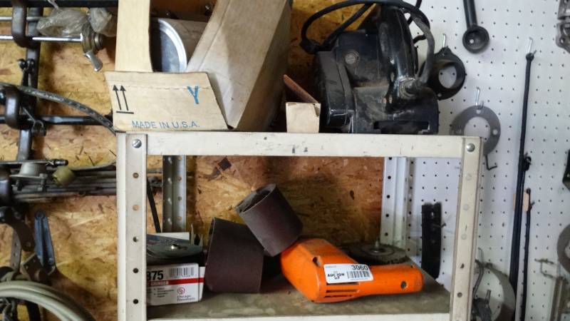 lot 3060 image: Black and decker drill, craftsman belt sander with belts, sanding disk, sanborn paint sprayer and more.