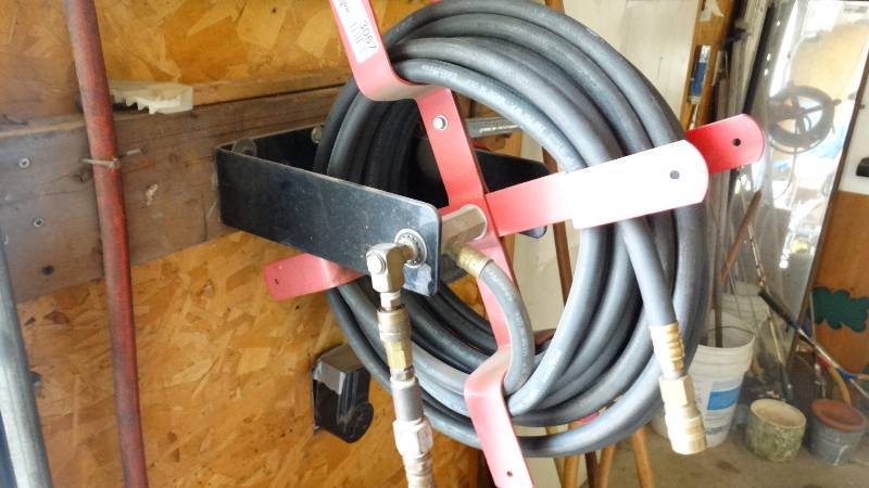 lot 3067 image: Air hose reel.