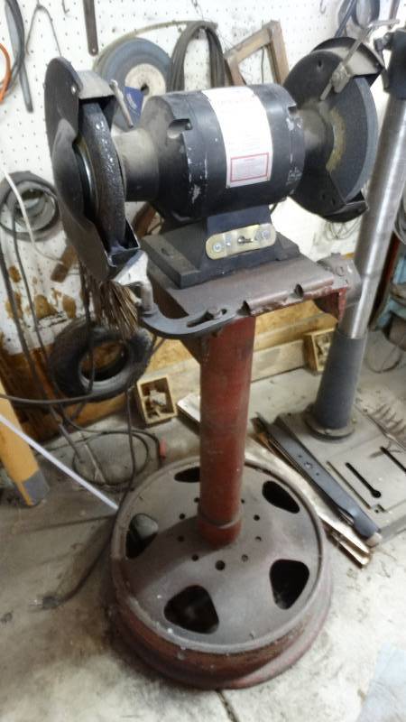 lot 3078 image: Duracraft all ball bearing bench grinder.