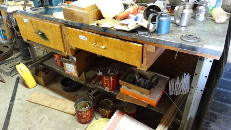 lot 3091 image: Metal work bench with 2 drawers. NO contents.