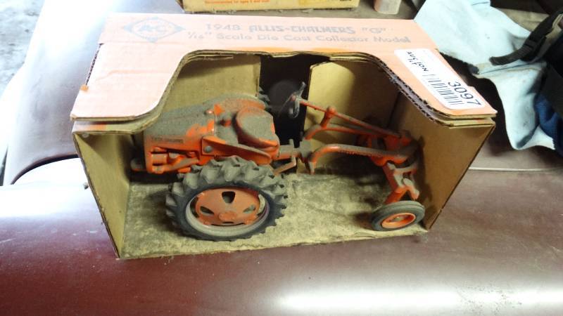 lot 3097 image: 1948 116 scale die cast collector model.