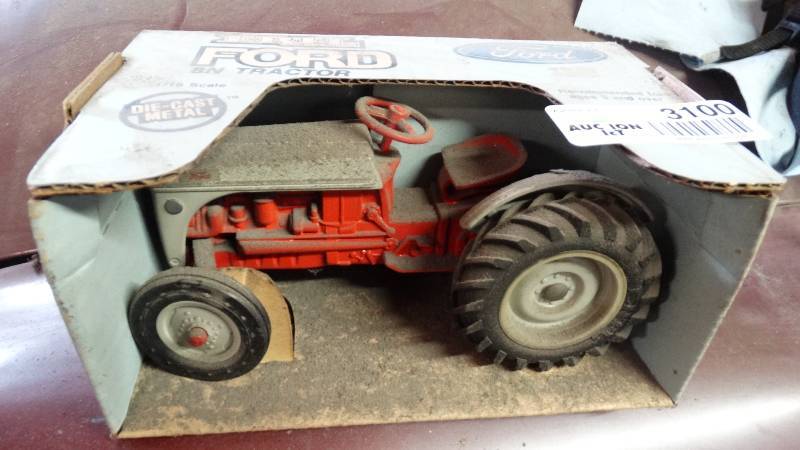 lot 3100 image: ERTL Ford 8N 116 die cast metal tractor.