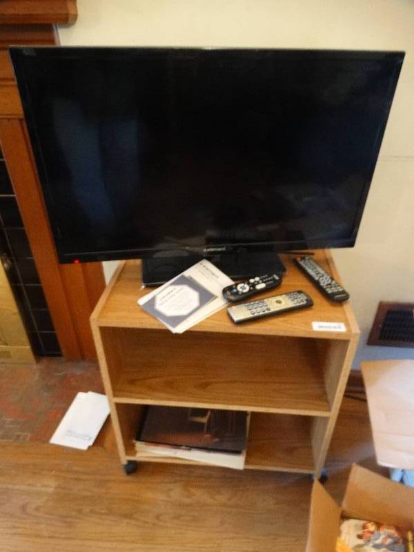 lot 560 image: Element 32 LED TV w tv stand