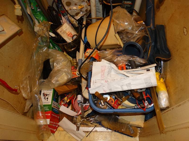 lot 573 image: Lot of various tools cables & misc