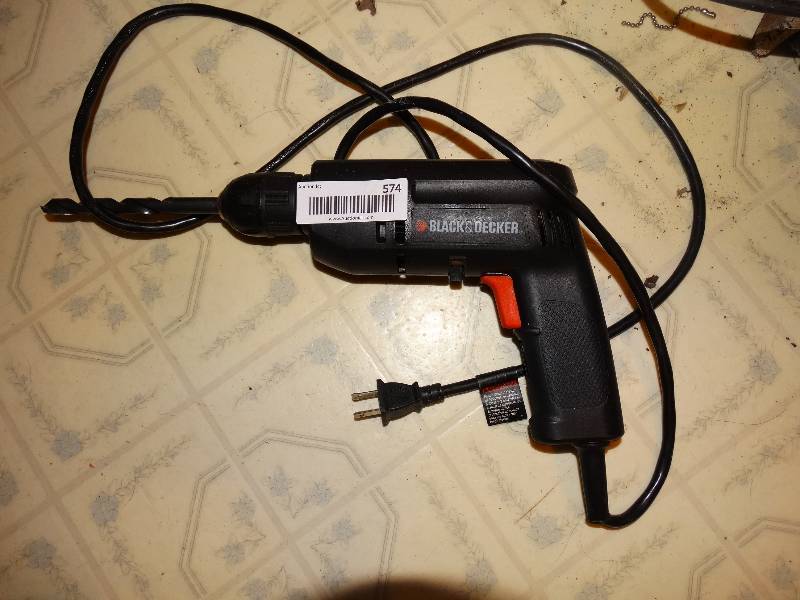 lot 574 image: Black & Decker electric drill