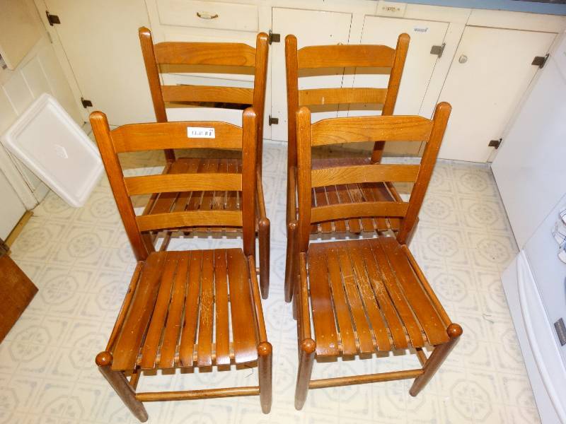 lot 584 image: 4 wood dining chairs