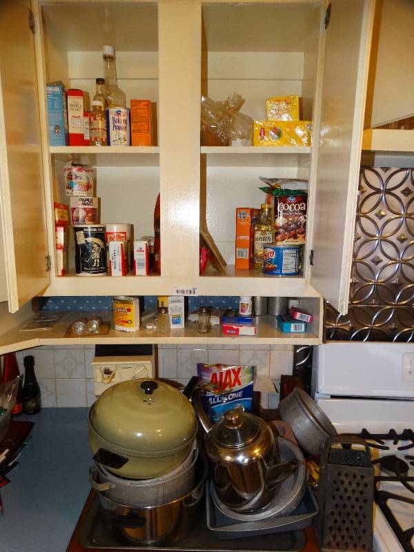 lot 587 image: Seasoning pots pans coffee filters