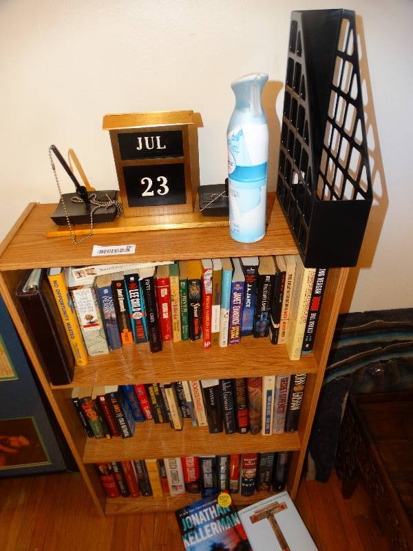 lot 590 image: Bookshelf w various books