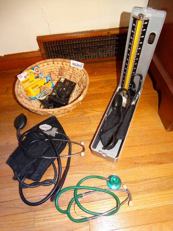 lot 592 image: Basket camera 2 blood pressure monitors stethoscope
