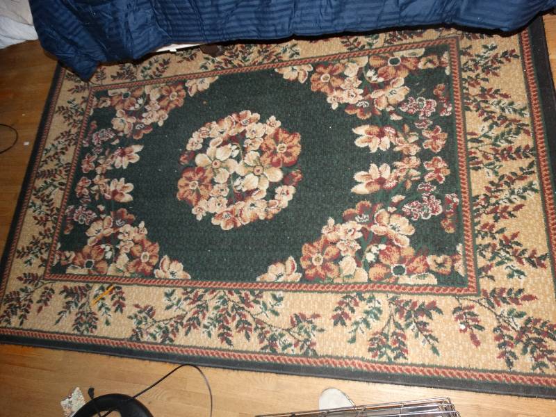 lot 605 image: Area rug