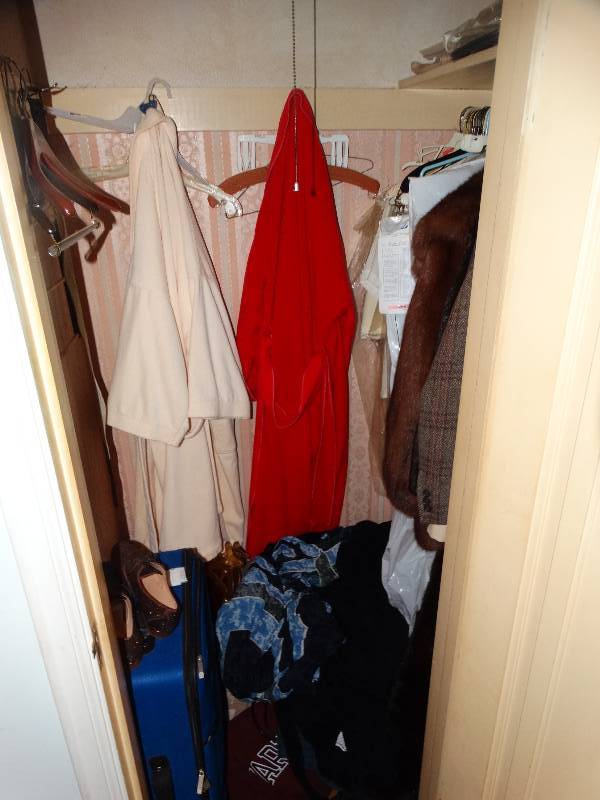 lot 609 image: Contents of closet- coats jackets
