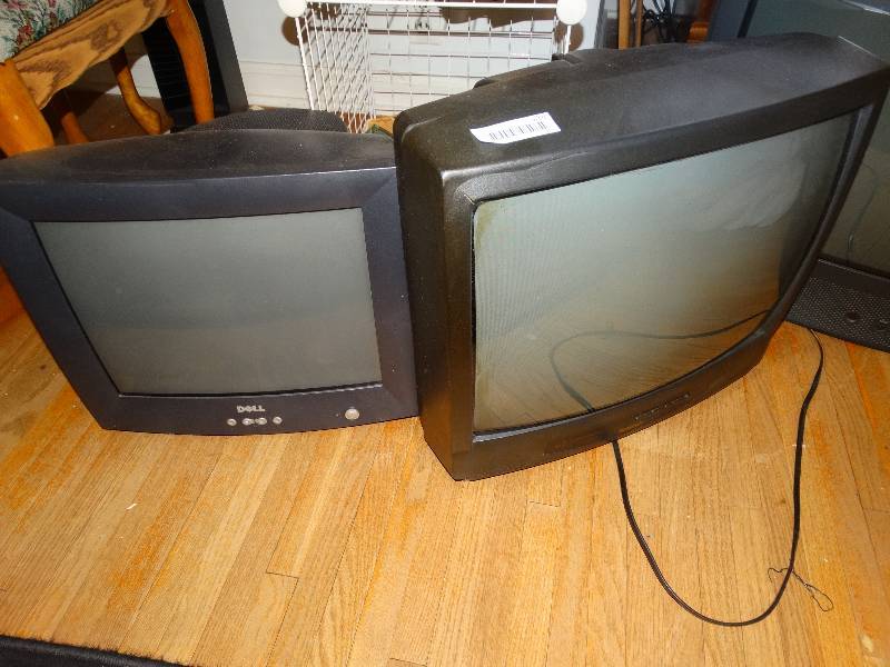 lot 610 image: TV & monitor