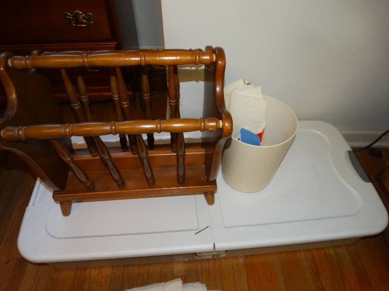 lot 615 image: Magazine rack tote & trash can