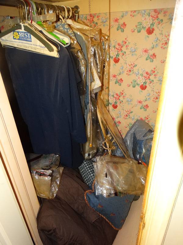 lot 646 image: Contents of closet