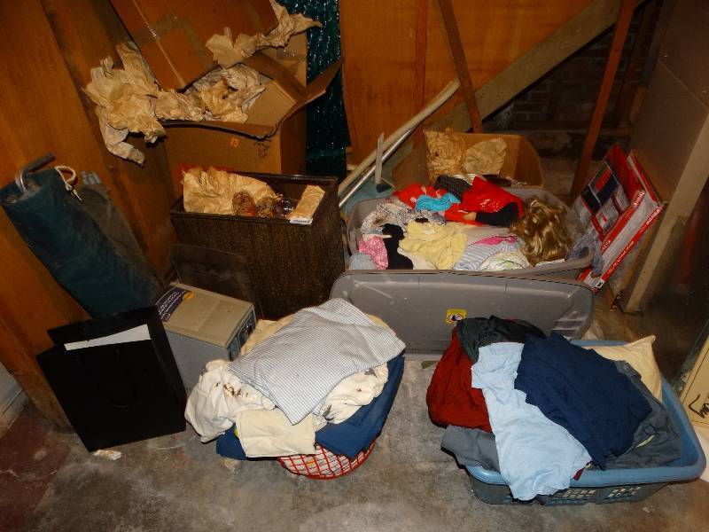 lot 655 image: Lot of clothes in tubs glassware kitchenware & vacuum