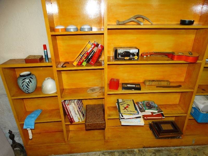 lot 665 image: All contents on shelf unit & guitar