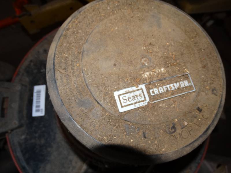 lot 697 image: Wetdry vac w accessories