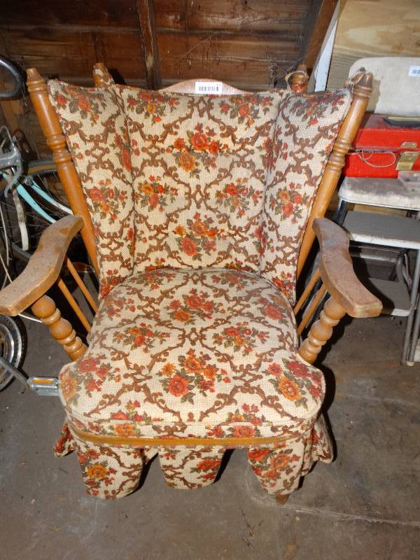 lot 702 image: Vintage wood rocker w cushions