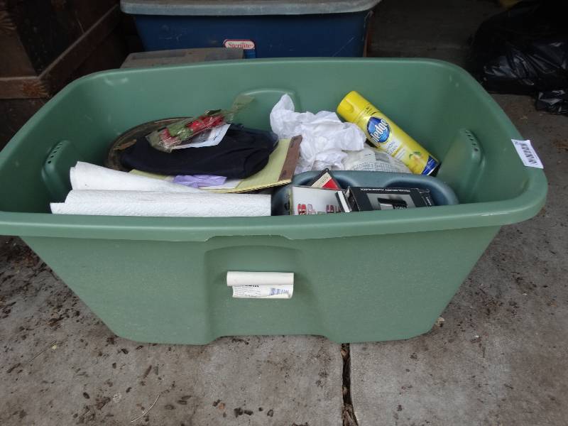 lot 710 image: Tub of kitchenware & dishes
