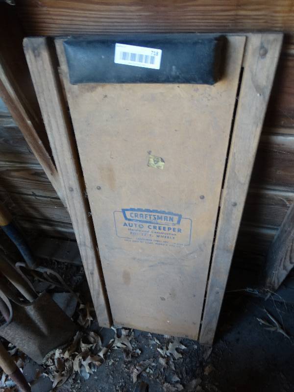 lot 718 image: Craftsman auto creeper