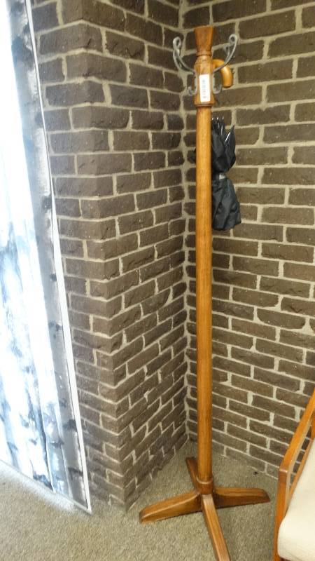 lot 953 image: Oak hall tree coat rack w umbrella