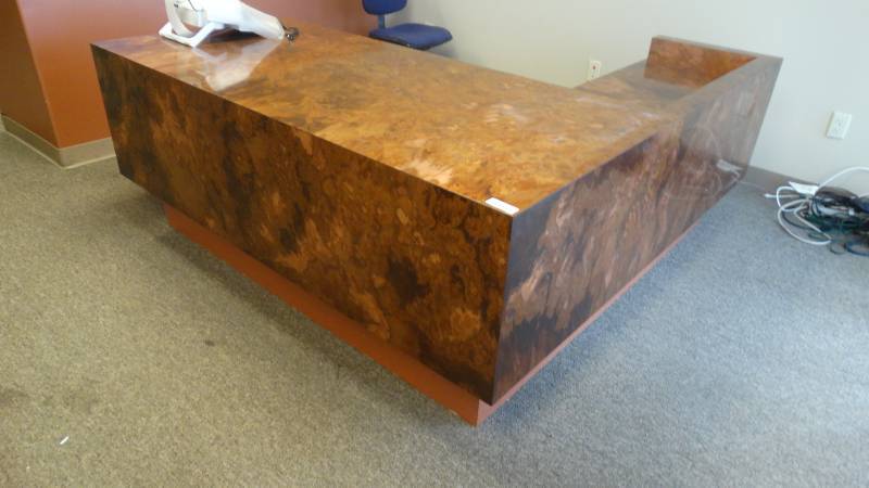 lot 955 image: Custom built L reception desk w drawers