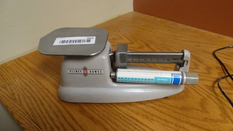 lot 963 image: Pitney Bowes scale