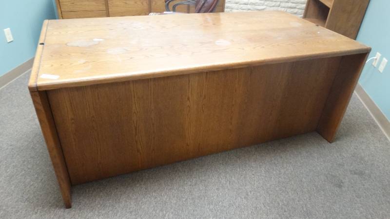 lot 965 image: Wood executive office desk w drawers & key
