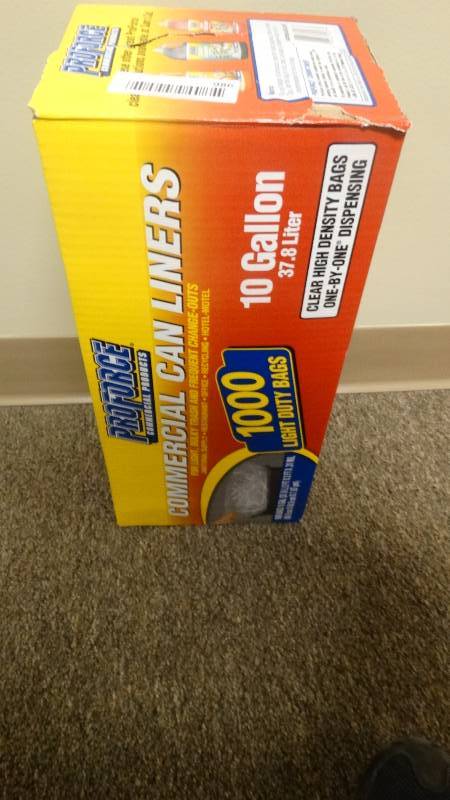 lot 986 image: Case of commercial can liners trash bags