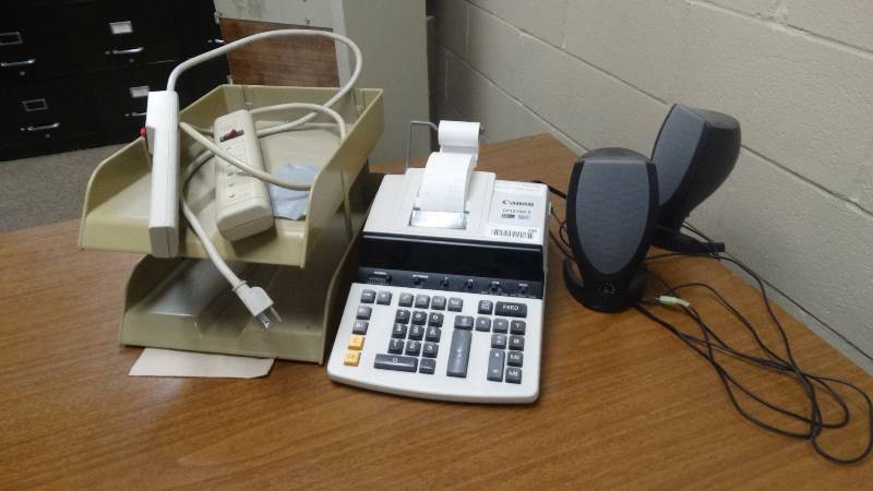 lot 996 image: Lot of office supplies