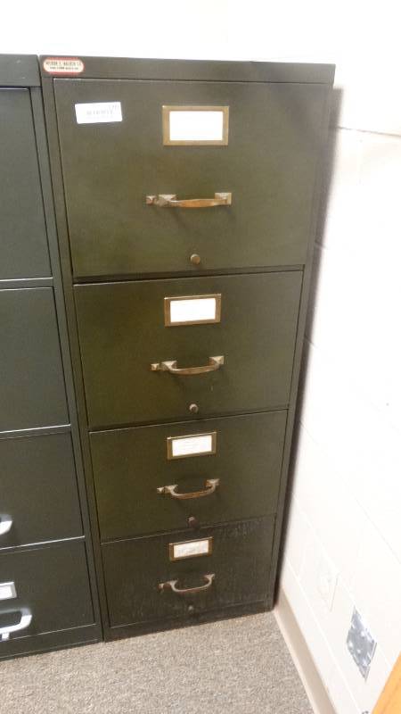 lot 1009 image: 4 drawer metal file cabinet