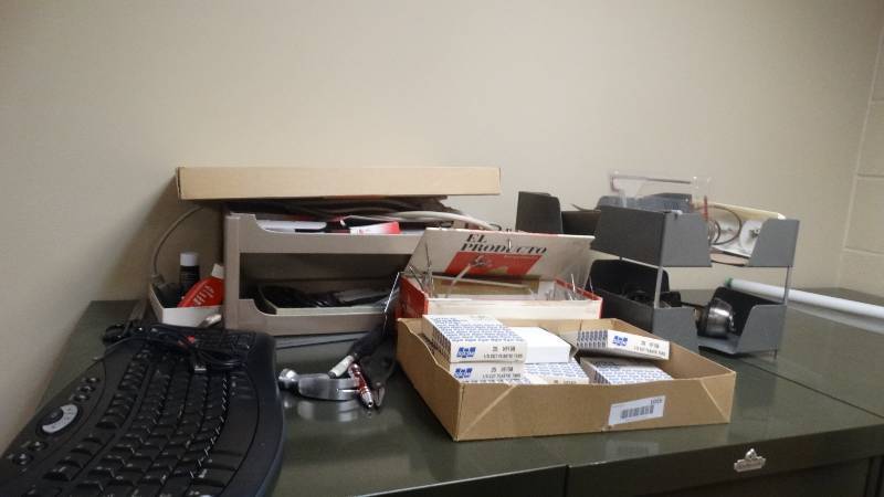 lot 1015 image: Lot of various office supplies keyboard